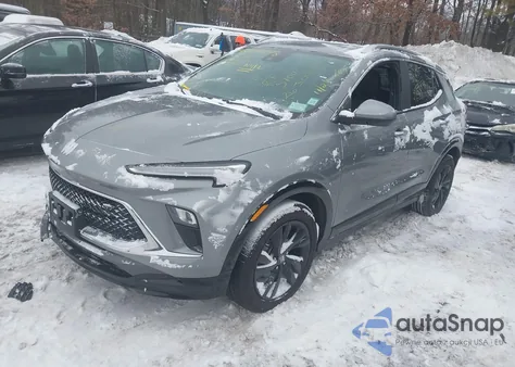 2024 Buick Encore Gx Sport Touring Awd z USA, uszkodzony, nr VIN KL4AMESL9RB009823